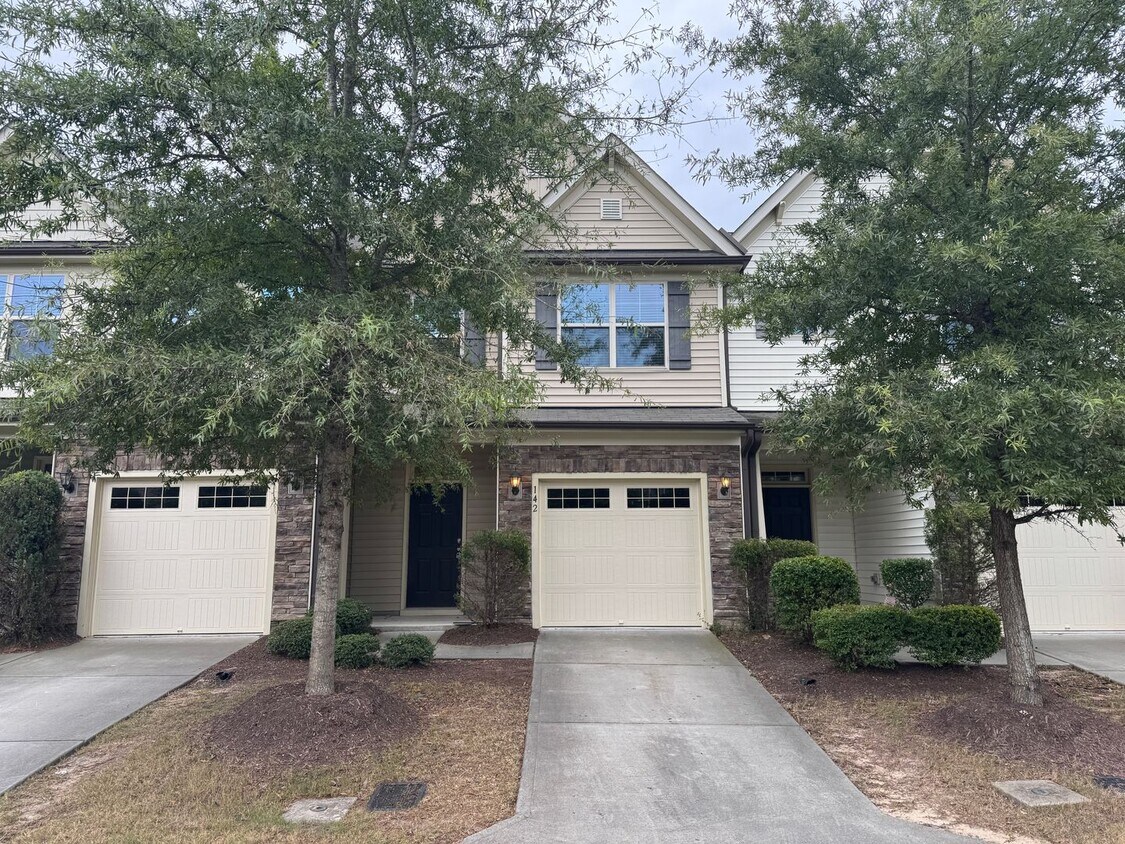 Primary Photo - Spacious Durham Townhome Minutes from RTP ...