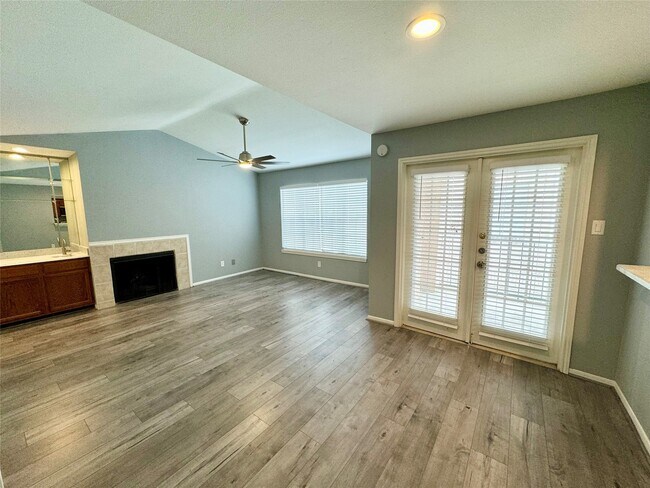 Foto del edificio - 14600 Fonmeadow Dr