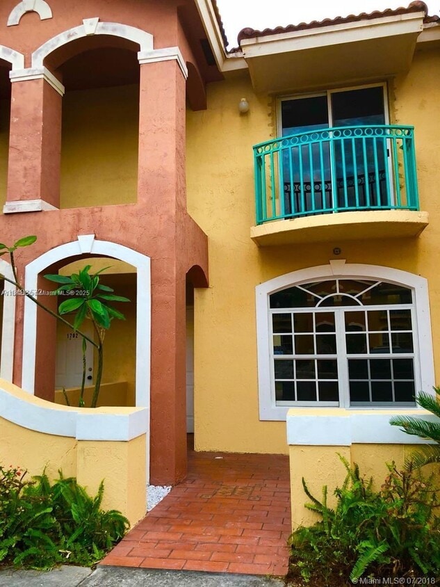 Foto principal - 7005 NW 173rd Dr