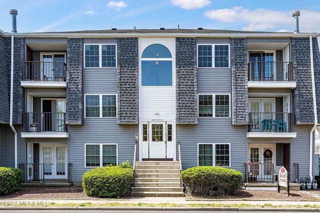 Building Photo - 98 Beachway Ave