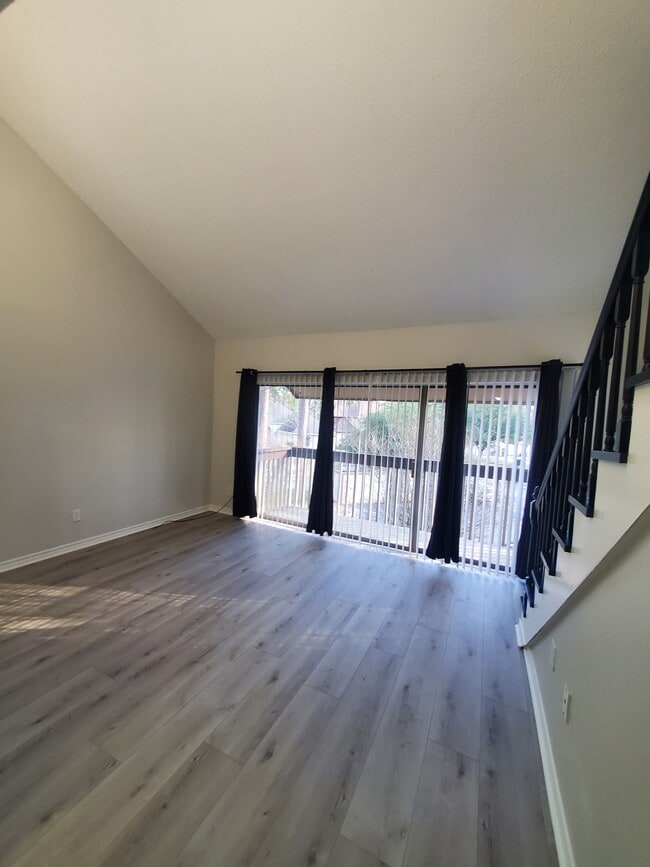 Foto del edificio - 12900 Walden Rd