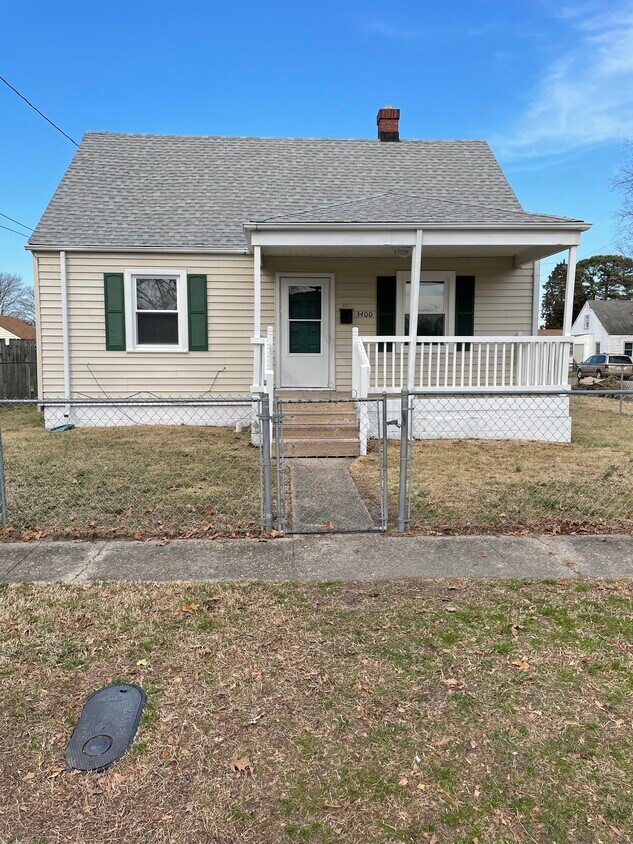 Primary Photo - 3400 Dartmouth St