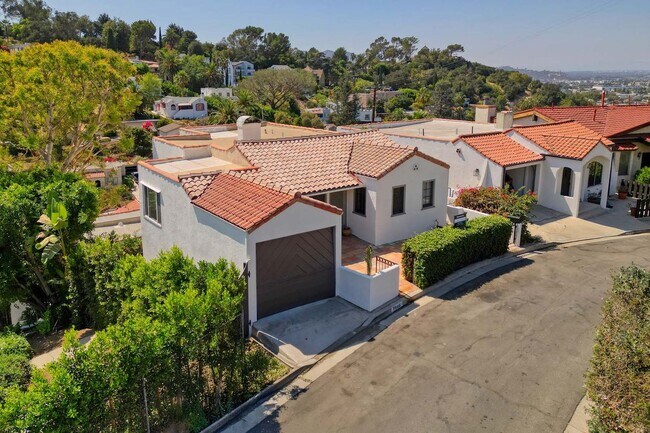 Foto del edificio - 1505 Stanford Dr
