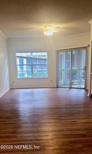Foto del edificio - 10000 Gate Pkwy N