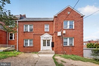 Building Photo - 4840 New Hampshire Ave NW