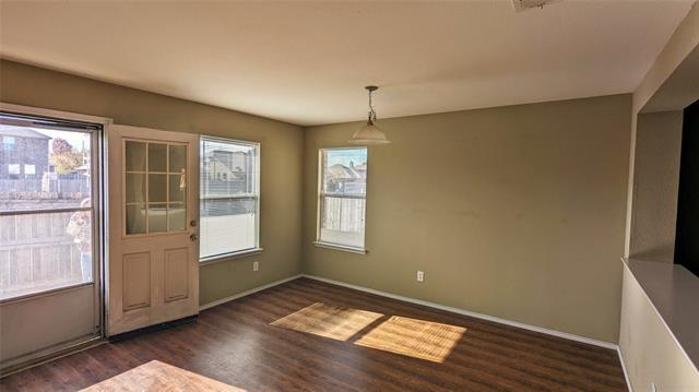 Building Photo - 5940 Ridge Lake Dr