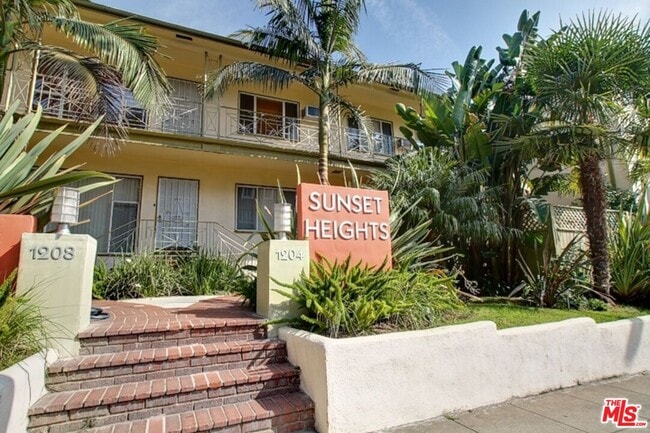 Building Photo - 1204 N Crescent Heights Blvd