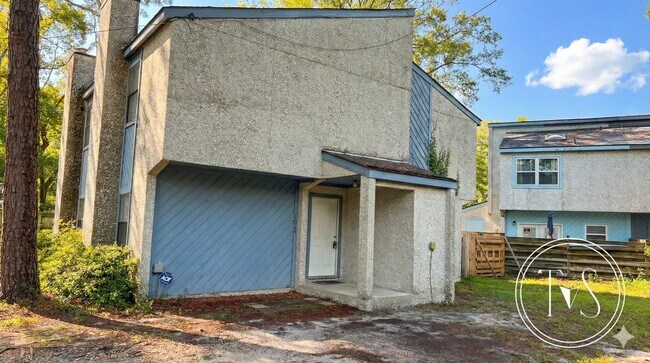 Foto del edificio - MOVE-IN SPECIAL: 50% OFF 1st FULL MONTH'S RENT!**