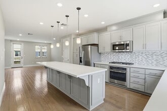 Building Photo - 621 Cinnamon Cir