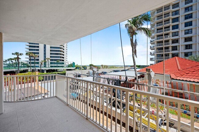 Building Photo - 5480 N Ocean Dr