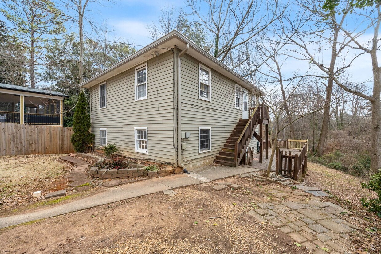 Primary Photo - 1346 Miller Reed Ave SE