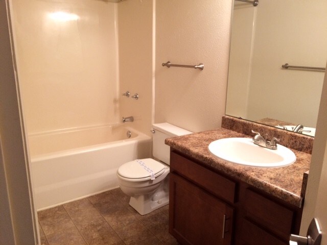 Building Photo - 3455 Oak Alley Ct