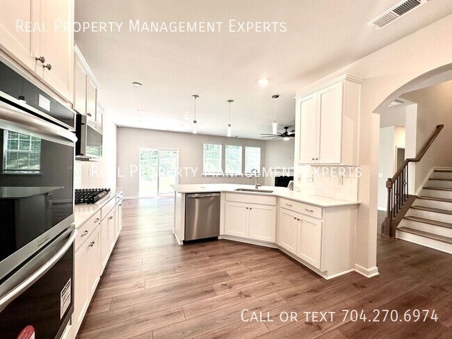 Building Photo - 146 Dogwood Grv Pl