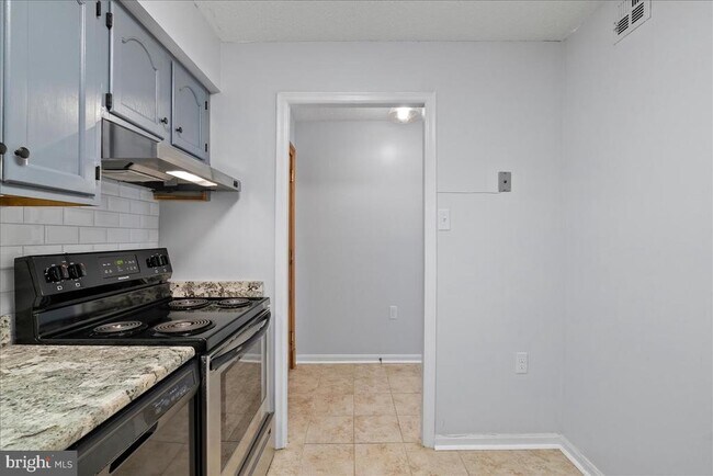 Foto del edificio - 1301 N Courthouse Rd