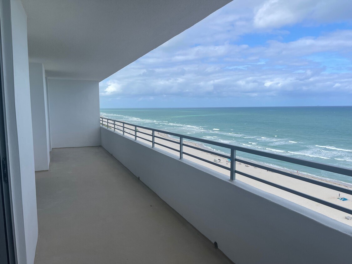 Foto principal - 5555 Collins Ave
