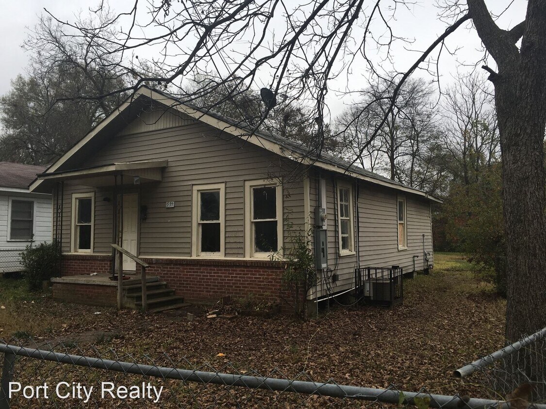 Primary Photo - 2 br, 1 bath House - 531 E. 73rd St.