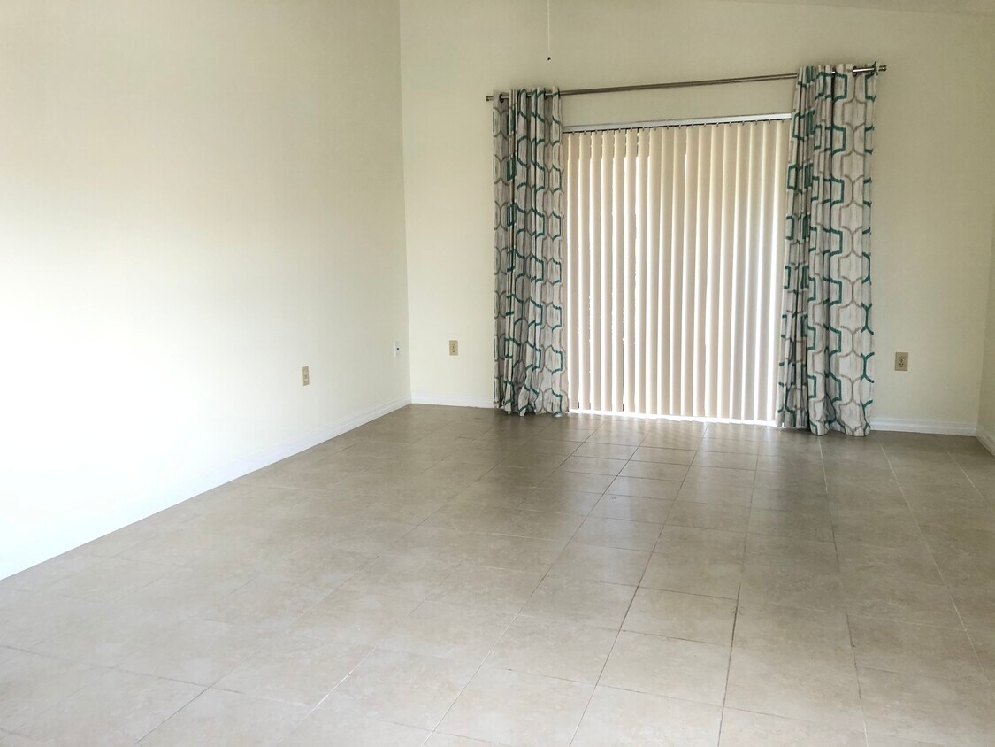 Foto principal - 9212 Orton Pl