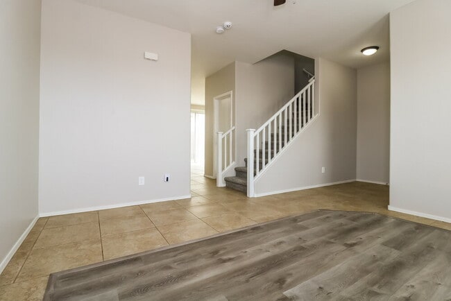 Building Photo - 5229 W Albeniz Pl