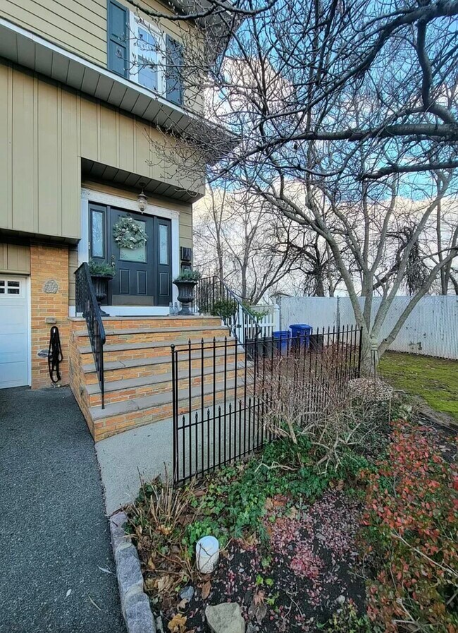 Foto del edificio - 22 Acorn Rd