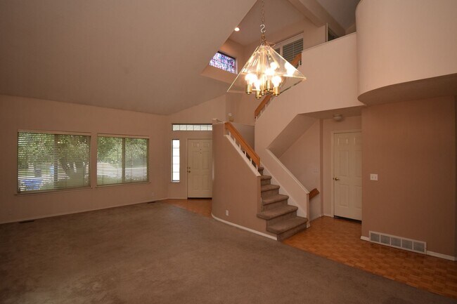 Building Photo - 2122 Rainbow Point Dr