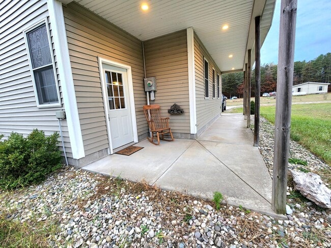 Building Photo - 6039 Morris Lake Rd