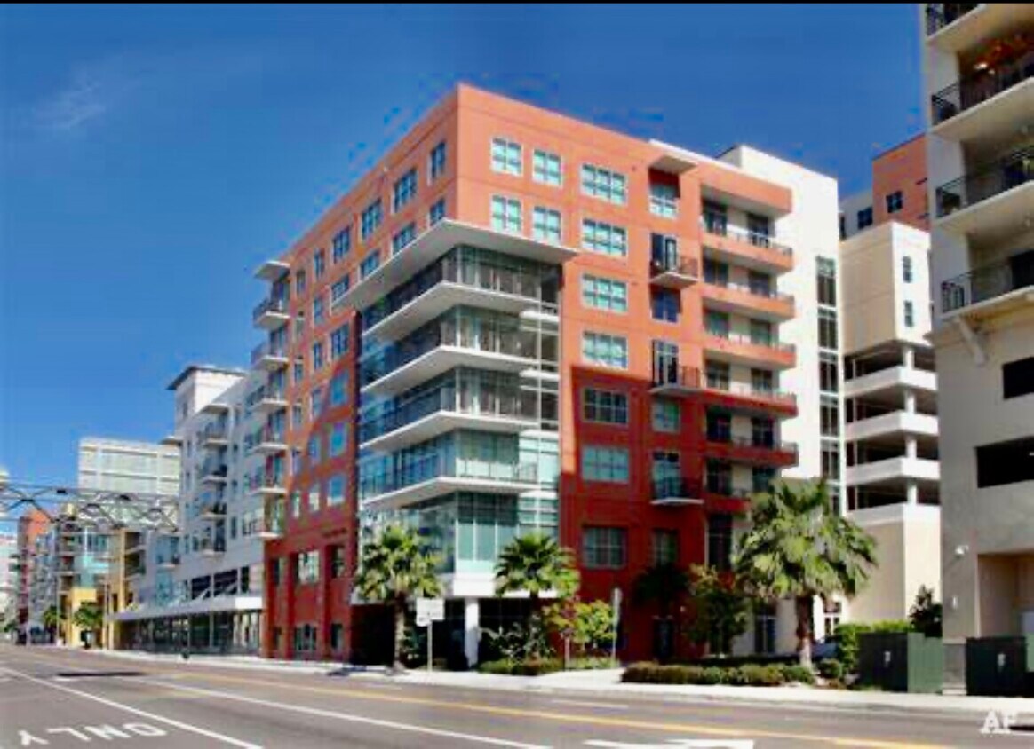 Primary Photo - 1208 E Kennedy Blvd