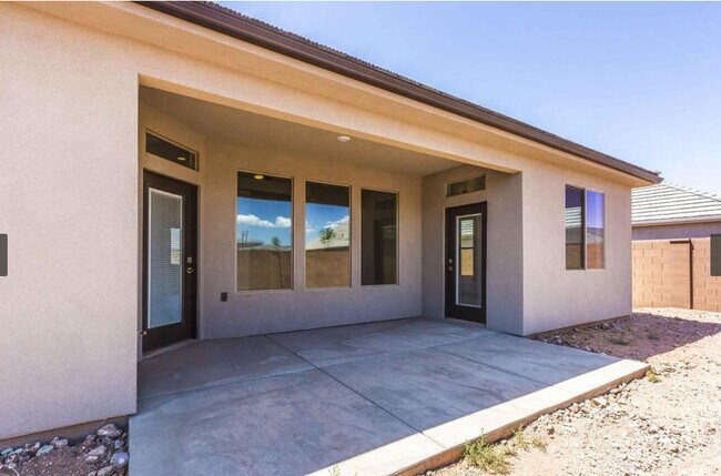 Building Photo - Fully Furnished Home! Treasure Valley Gem!