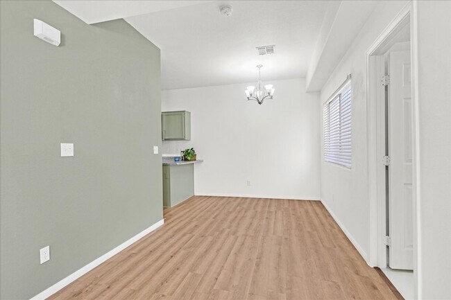 Building Photo - 491 Lost Eagle Way - Gorgeous 3 Bedroom To...