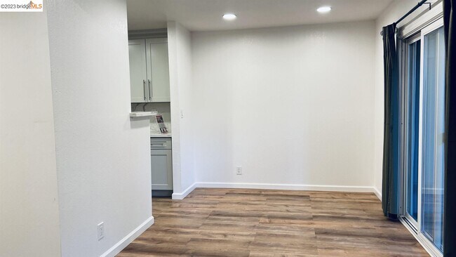 Foto del edificio - 1530 Sunnyvale Ave