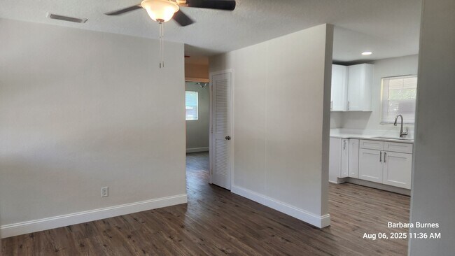 Building Photo - 3 bedroom 2 bath