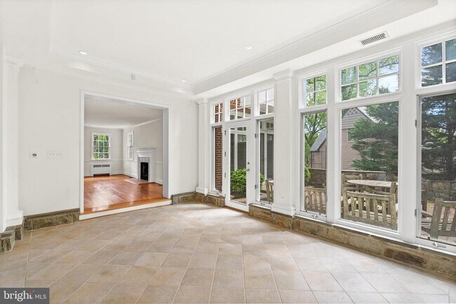 Foto del edificio - 4530 Dexter St NW