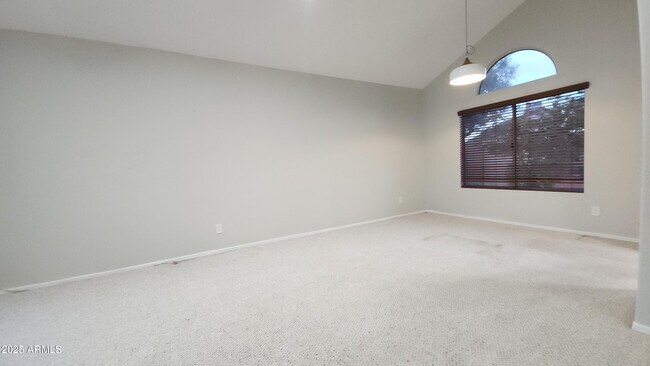 Foto del edificio - 3661 W Linda Ln