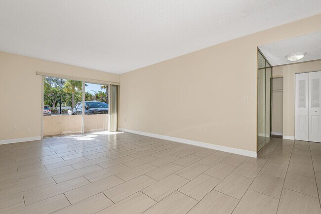 Foto del edificio - 7765 SW 86th St