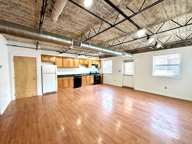 Foto del edificio - One Bed, One Bath Apartment in the Heart o...