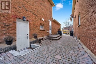 Building Photo - 4502 Violet Rd