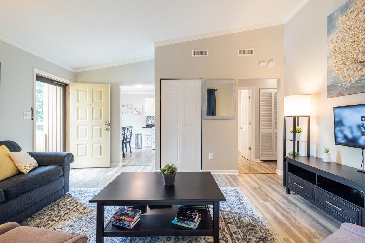 Foto principal - 1443 Riverview Rd