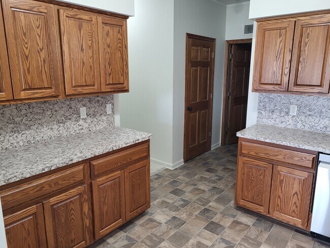 Foto del edificio - 11719 21 Mile Rd