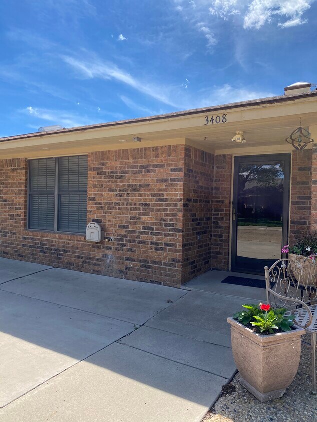 Foto principal - 3408 Gladstone Ln