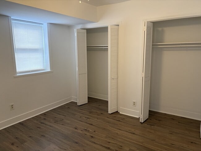 Building Photo - 2317 E Magnolia Ave