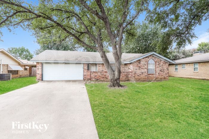 Primary Photo - 110 Old Mill Cir