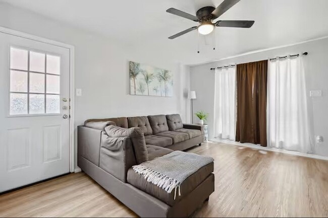 Foto del edificio - 4203 Deek Dr