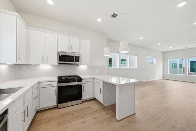 Building Photo - 3073 Hicks St