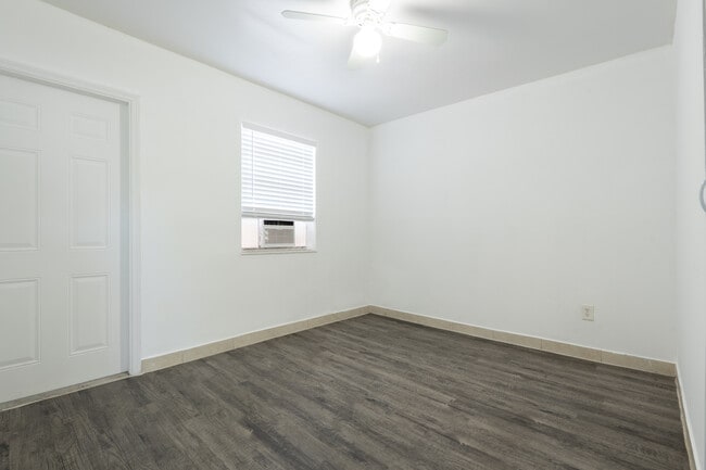 Building Photo - Miami Station