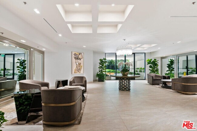 Foto del edificio - 2131 Century Park Ln