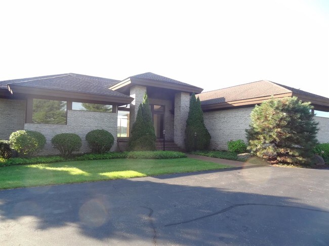 Building Photo - 5195 Pinnacle Ct