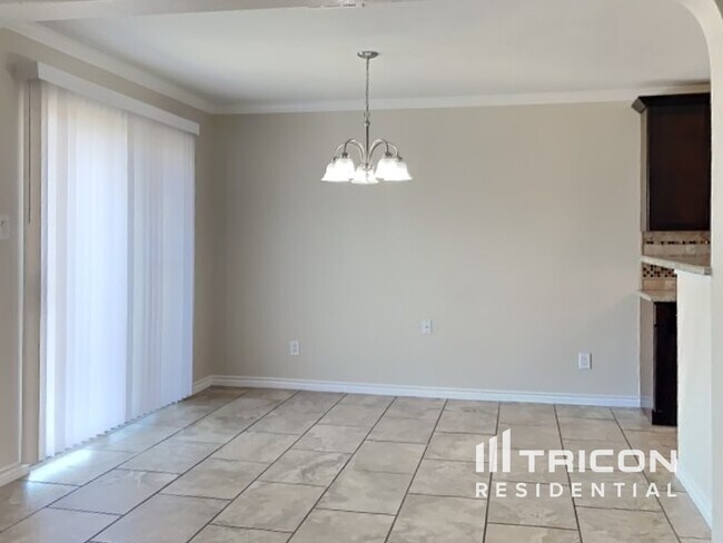 Building Photo - 2714 Moonrock