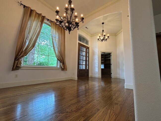 Comedor - 5423 W Chardonnay Ct