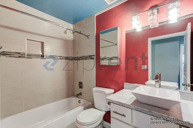 Foto del edificio - 1214 N 78th St