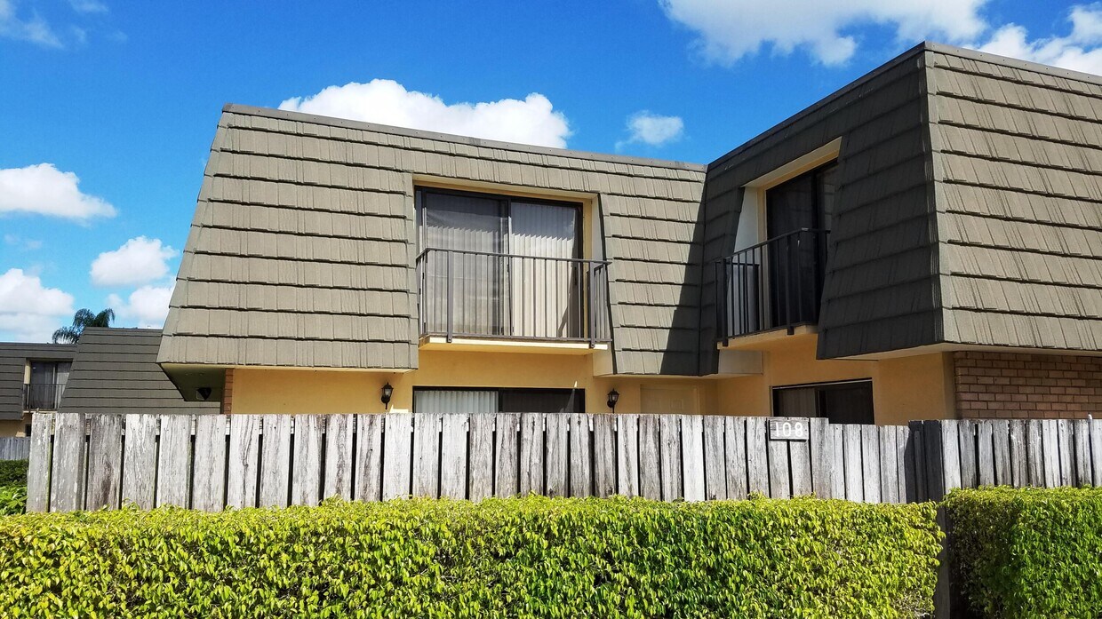 Foto principal - 108 1st Way