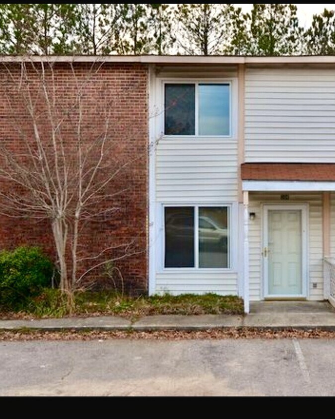 Cayce townhouse near airport Townhouse for Rent in Cayce, SC